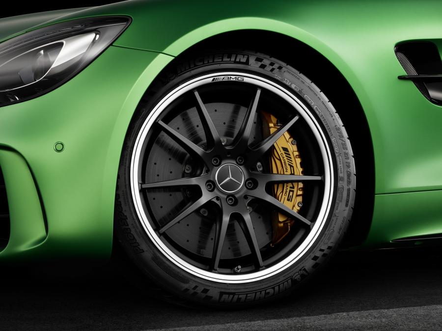 Колеса Mercedes-AMG GT R 2016 года  (фото 18 из 92)